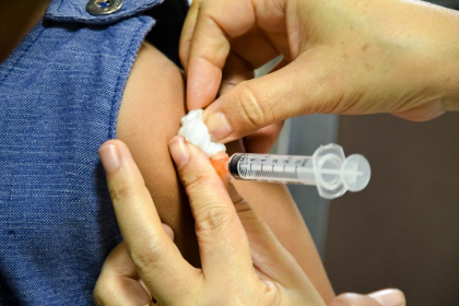Copiii de 12 ani se vor putea imuniza impotriva Covid-19. Care este vaccinul recomandat de AMED 