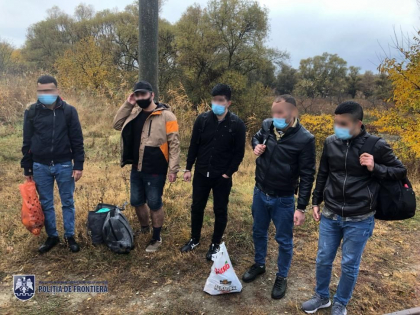 Procurorii solicta mandate de arestare  pe numele celor doi moldoveni si a unui cetatean al Irakului - retinuti dupa ce au organizat migratia ilegala a mai multor persoane din Siria