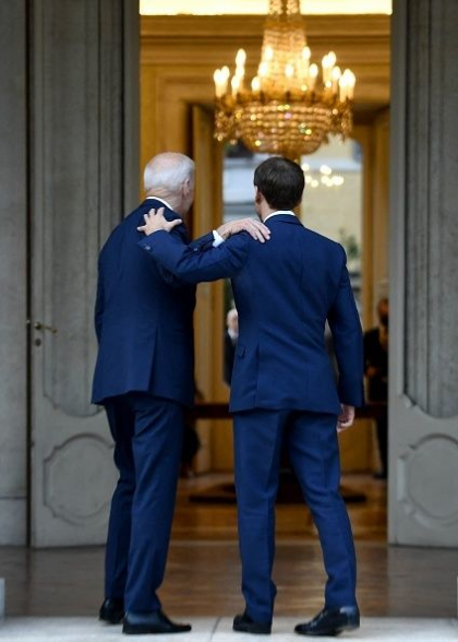 Summit cu surprize la Roma. Joe Biden, imbratisari si zambete cu Emmanuel Macron, dupa scandalul submarinelor Summit cu surprize la Roma. Joe Biden, imbratisari si zambete cu Emmanuel Macron, dupa scandalul submarinelor