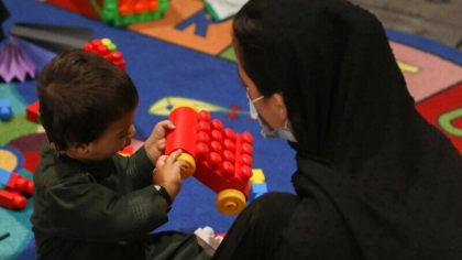 „Ingerul din Kabul”. Un baietel de doi ani, supravietuitor al unui atac terorist din Afganistan, a ajuns la mama sa „Ingerul din Kabul”. Un baietel de doi ani, supravietuitor al unui atac terorist din Afganistan, a ajuns la mama sa