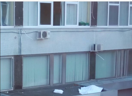 O persoana a murit, dupa ce ar fi cazut in gol de la un etaj al unui spital din capitala - FOTO