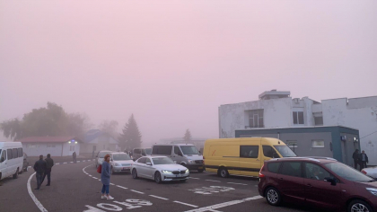 Atentie, calatori. Ambuteiaj la vama Leuseni. Zeci de masini asteapta pentru a intra si a iesi din tara - FOTO 