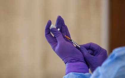 Inca opt angajati ai Parlamentului s-au vaccinat impotriva COVID-19 la locul de munca Inca opt angajati ai Parlamentului s-au vaccinat impotriva COVID-19 la locul de munca