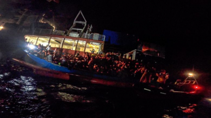 Italia permite ca o nava umanitara cu 800 de migranti, printre care copii si femei insarcinate, sa acosteze in Sicilia