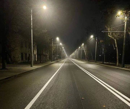 S-au incheiat lucrarile de renovare de pe strada Ion Creanga. Acum se aplica marcajul rutier - FOTO