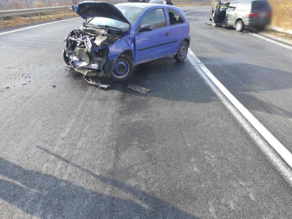 Accident la Hincesti. Un tanar a pierdut controlul volanului si a izbit o alta masina - FOTO Accident la Hincesti. Un tanar a pierdut controlul volanului si a izbit o alta masina - FOTO