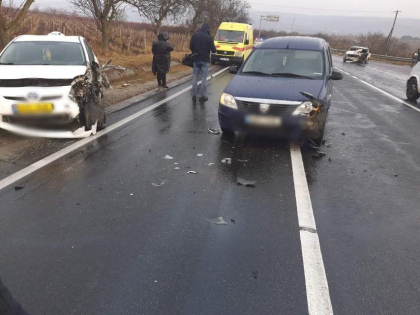 Accident in lant la Ialoveni. Trei persoane au ajuns la spital - FOTO Accident in lant la Ialoveni. Trei persoane au ajuns la spital - FOTO