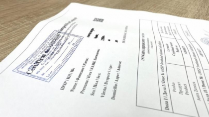 Procurorii cer mandate de arestare pentru cei trei intermediari, retinuti in dosarul coruptiei cu certificatele de vaccinare