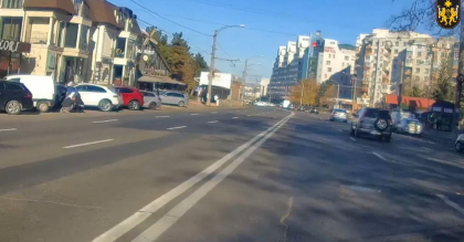 Un sofer din capitala a injurat inspectorii INSP, dupa ce a incalcat regulile de circulatie rutiera si a ramas fara permis: "Ai un metru si kopeici si iti permiti tot?" Un sofer din capitala a injurat inspectorii INSP, dupa ce a incalcat regulile de circulatie rutiera si a ramas fara permis: "Ai un metru si kopeici si iti permiti tot?"