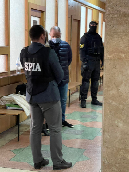 Igor Popa - adus la Judecatoria Ciocana. Magistratii decid plasarea lui in arest preventiv - VIDEO Igor Popa - adus la Judecatoria Ciocana. Magistratii decid plasarea lui in arest preventiv - VIDEO