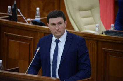 Comunistii si socialistii inainteaza o motiune simpla impotriva politicilor Ministerului Sanatatii Comunistii si socialistii inainteaza o motiune simpla impotriva politicilor Ministerului Sanatatii