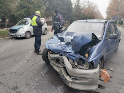 O masina a fost aruncata la 20 de metri distanta de la locul accidentului, in Transnistria - FOTO