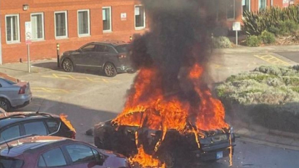 O masina a explodat in fata unui spital din Liverpool, intr-un posibil act terorist. Trei persoane au fost arestate