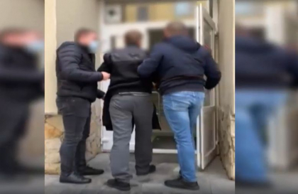 Trei persoane - retinute, dupa ce au furat 82 de mii de euro de la un tanar care ar fi vrut sa cumpere criptomonede - VIDEO