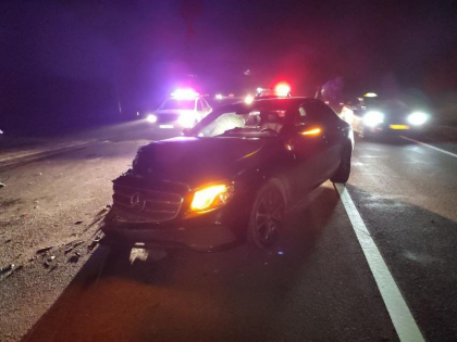 Un barbat - transportat de urgenta la spital, dupa ce a intrat cu masina intr-un camion, la Ialoveni - FOTO Un barbat - transportat de urgenta la spital, dupa ce a intrat cu masina intr-un camion, la Ialoveni - FOTO
