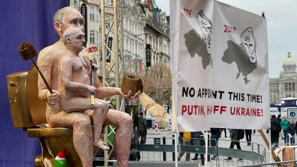 „Ucigasi goi”: la Praga, in timpul unui protest impotriva dictaturii, Putin si Lukasenko au fost ridiculizati dur - VIDEO/FOTO