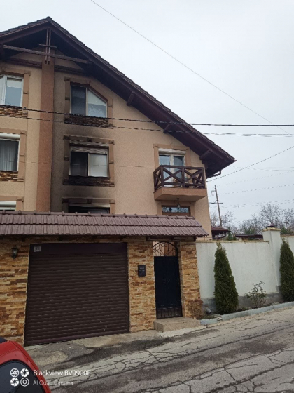 O debara a unei case cu trei nivele a luat foc, la Stauceni. Doua echipe de pompieri au intervenit - FOTO O debara a unei case cu trei nivele a luat foc, la Stauceni. Doua echipe de pompieri au intervenit - FOTO