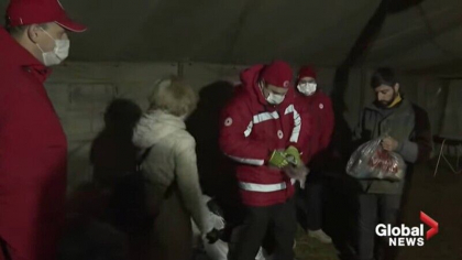 Migrantii de la frontiera dintre Belarus si Polonia au fost mutati intr-un centru de primire