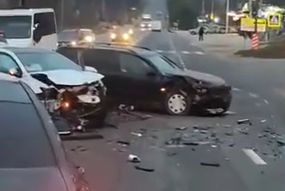 Accident matinal la Durlesti. Doua automobile s-au lovit puternic - VIDEO