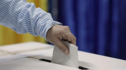 Care a fost prezenta alegatorilor la vot la ora 09:00 - FOTO Care a fost prezenta alegatorilor la vot la ora 09:00 - FOTO