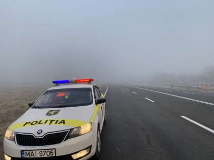 Atentie, soferi. Pe mai multe trasee din tara se circula in conditii de ceata densa Atentie, soferi. Pe mai multe trasee din tara se circula in conditii de ceata densa