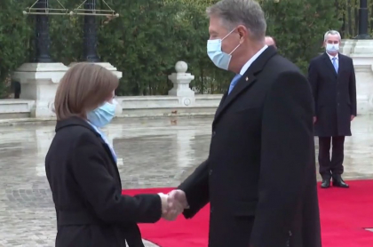 Ceremonia de intampinare a Presedintelui Republicii Moldova, Maia Sandu, de catre Presedintele Romaniei, Klaus Iohannis - VIDEO Ceremonia de intampinare a Presedintelui Republicii Moldova, Maia Sandu, de catre Presedintele Romaniei, Klaus Iohannis - VIDEO