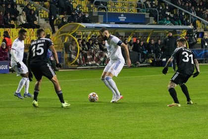 Real Madrid isi ia revansa. FC Sheriff a cedat cu 0 la 3 pe terenul din Tiraspol Real Madrid isi ia revansa. FC Sheriff a cedat cu 0 la 3 pe terenul din Tiraspol