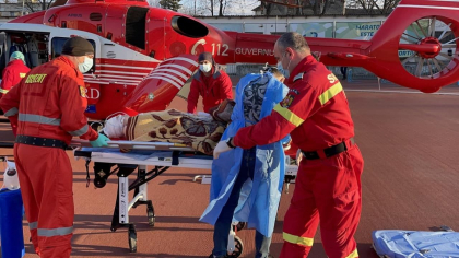 Interventie SMURD. O femeie a fost transportata de la Glodeni la Chisinau, dupa ce a cazut de la inaltime - FOTO