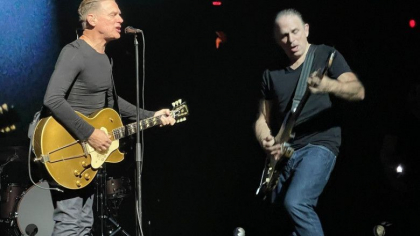 Bryan Adams, testat pozitiv la COVID pentru a doua oara intr-o luna Bryan Adams, testat pozitiv la COVID pentru a doua oara intr-o luna
