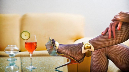 Barbat amendat ca nu a respectat carantina obligatorie, dupa ce o prostituata a sunat la 112. Cei doi nu s-au inteles la bani