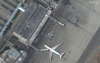 UE: Talibanii au cerut ajutor pentru intretinerea aeroporturilor si au promis ca ii vor sa lasa sa plece din Afganistan pe cei care vor acest lucru