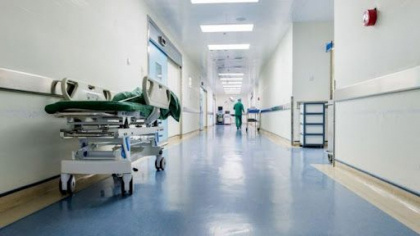 Un barbat din capitala a ajuns la spital, dupa ce a fost injunghiat de sotia sa Un barbat din capitala a ajuns la spital, dupa ce a fost injunghiat de sotia sa