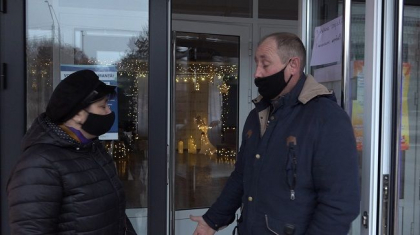 Alegatorii din Balti au facut cale intoarsa. Unii s-au enervat cand au aflat de suspendarea scrutinului: „Este stupid” - VIDEO Alegatorii din Balti au facut cale intoarsa. Unii s-au enervat cand au aflat de suspendarea scrutinului: „Este stupid” - VIDEO