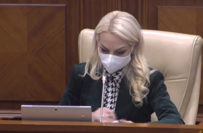 Schimb de replici intre Marina Tauber si Igor Grosu: "Eu stiu ca dumneavoastra stiti si puteti totul" Schimb de replici intre Marina Tauber si Igor Grosu: "Eu stiu ca dumneavoastra stiti si puteti totul"