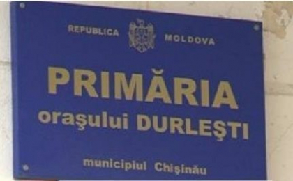 ULTIMA ORA. Inca 20 de zile de arest pentru fiica fostului consilier al primariei Durlesti, care ar fi pus la cale o schema de instrainare a terenurilor din raza orasului Durlesti
ULTIMA ORA. Inca 20 de zile de arest pentru fiica fostului consilier al primariei Durlesti, care ar fi pus la cale o schema de instrainare a terenurilor din raza orasului Durlesti