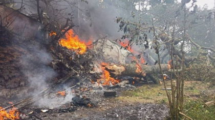 Seful fortelor armate din India se numara printre cei 13 morti in urma prabusirii unui elicopter Seful fortelor armate din India se numara printre cei 13 morti in urma prabusirii unui elicopter