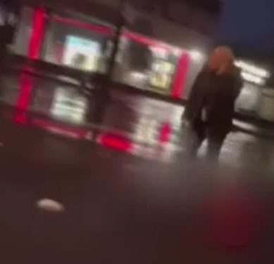 Accident matinal in capitala. O femeie - lovita in plin pe o trecere de pietoni de o masina - VIDEO