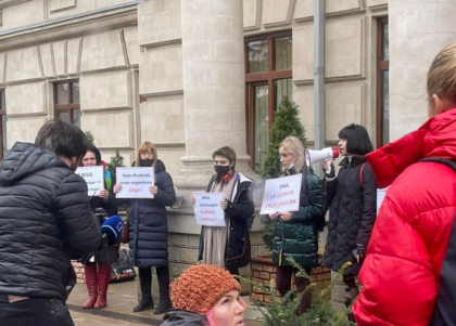 Protest la sediul Agentiei Nationale pentru Siguranta Alimentelor - FOTO Protest la sediul Agentiei Nationale pentru Siguranta Alimentelor - FOTO