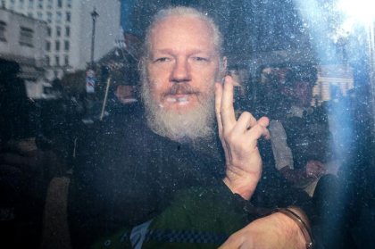 Julian Assange poate fi extradat in SUA unde este acuzat de spionaj - decizie a justitiei din Marea Britanie Julian Assange poate fi extradat in SUA unde este acuzat de spionaj - decizie a justitiei din Marea Britanie