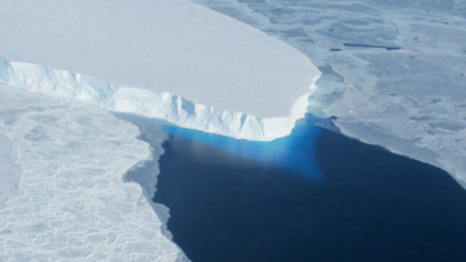 O parte a unuia dintre cei mai mari ghetari din Antarctica s-ar putea sparge „ca un parbriz de masina” in urmatorii 10 ani O parte a unuia dintre cei mai mari ghetari din Antarctica s-ar putea sparge „ca un parbriz de masina” in urmatorii 10 ani