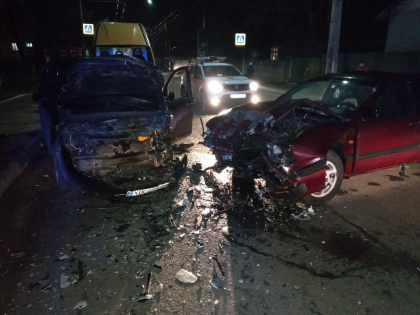 Detalii despre accidentul de la Balti. Soferul care a provocat accidentul era in stare de ebrietate avansata, iar o minora de 16 ani a ajuns la spital - FOTO Detalii despre accidentul de la Balti. Soferul care a provocat accidentul era in stare de ebrietate avansata, iar o minora de 16 ani a ajuns la spital - FOTO