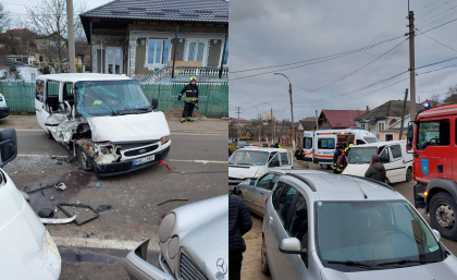 Accident groaznic la Hincesti. Mai multe masini au fost avariate. Politia, pompierii si ambulanta - la locul faptei - FOTO Accident groaznic la Hincesti. Mai multe masini au fost avariate. Politia, pompierii si ambulanta - la locul faptei - FOTO