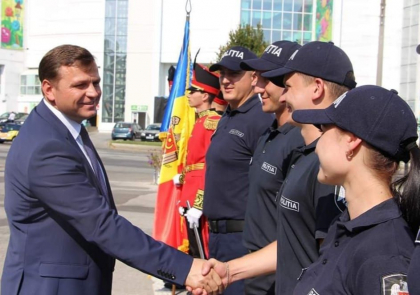 Mesajul lui Andrei Nastase de ziua Politiei: „Intotdeauna pentru Oameni si niciodata impotriva lor” Mesajul lui Andrei Nastase de ziua Politiei: „Intotdeauna pentru Oameni si niciodata impotriva lor”