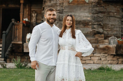 Sotia lui Hulk din Moldova, sarbatorita zilei! In ce destinatie de vis a dus-o Ion Cutelaba, dar si ce silueta perfecta are femeia - FOTO