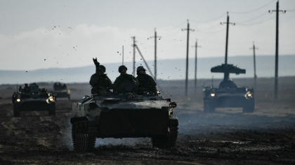 10.000 de militari rusi s-au intors la baza, dupa un exercitiu desfasurat in apropiere de granita cu Ucraina