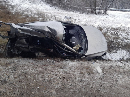 Un bot de fiare - asta a mai ramas dintr-un automobil, dupa ce a intrat intr-un TIR. Soferul a murit pe loc - FOTO Un bot de fiare - asta a mai ramas dintr-un automobil, dupa ce a intrat intr-un TIR. Soferul a murit pe loc - FOTO