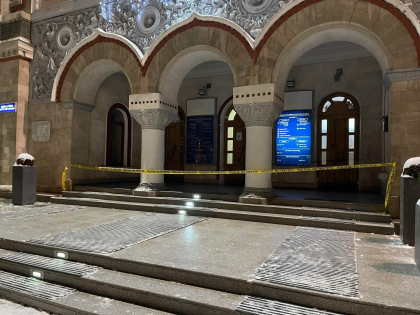 Accesul in gara - interzis, dupa ce oamenii legii au fost anuntati ca mai multe locuri din capitala sunt minate Accesul in gara - interzis, dupa ce oamenii legii au fost anuntati ca mai multe locuri din capitala sunt minate