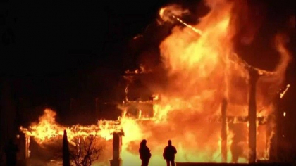 Incendiile de vegetatie fac prapad in SUA. 600 de case au ars complet, iar mii de oameni au fost evacuati de urgenta
