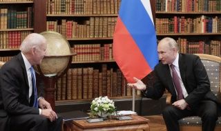 Convorbirea telefonica dintre Biden si Putin: Schimb de avertismente. Kremlinul s-a declarat "multumit"