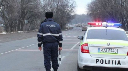 Un barbat in stare de ebrietate a sarit la bataie si a rupt uniforma unui politist, la Balti. Ce la infuriat pe individ